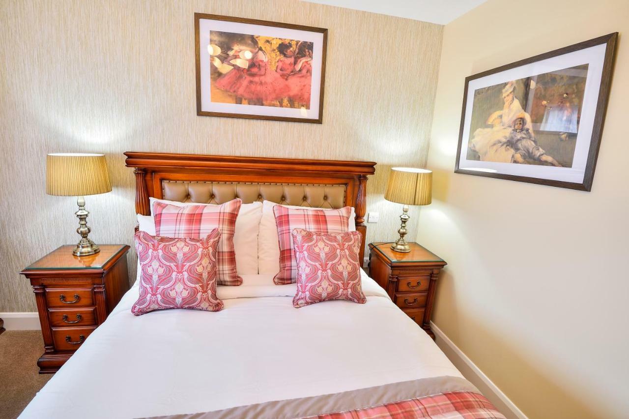 The George Hotel Axminster Extérieur photo