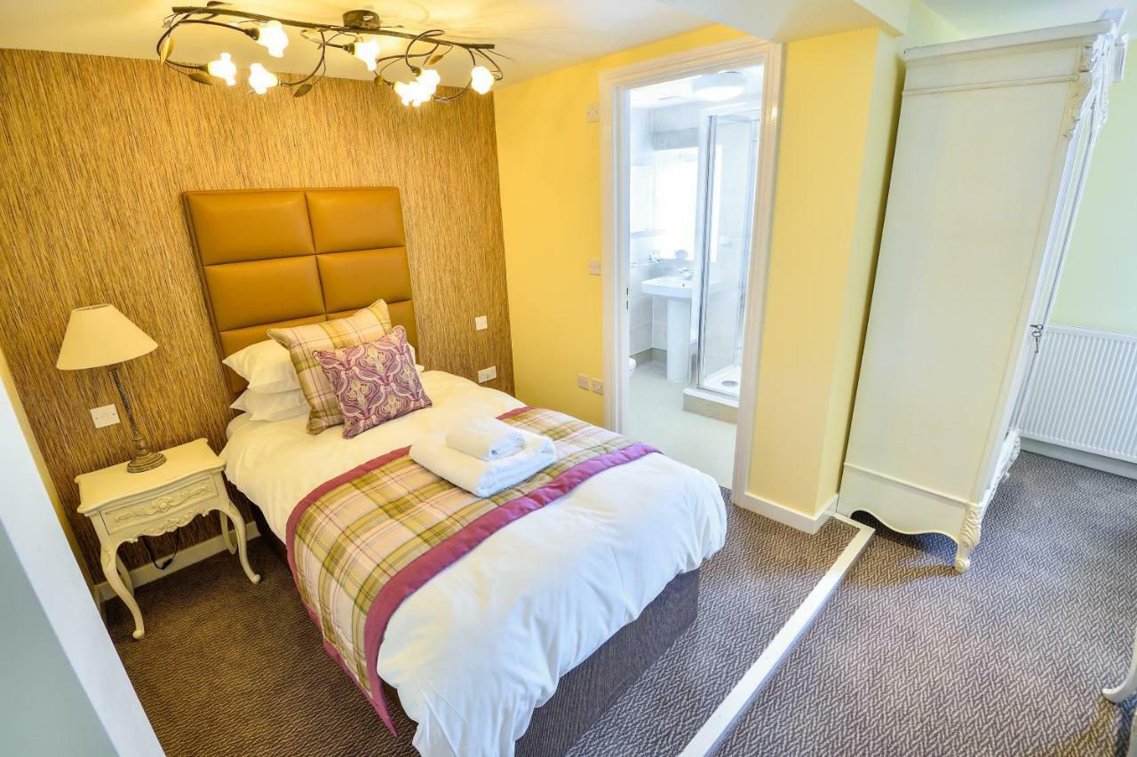 The George Hotel Axminster Extérieur photo